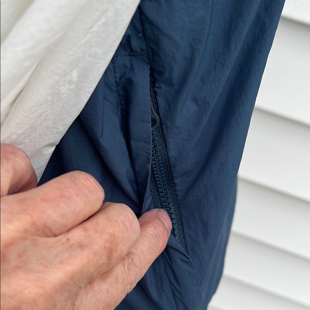 Peloton Navy and White Jacket with Pink Zipper - Picture 5 of 6